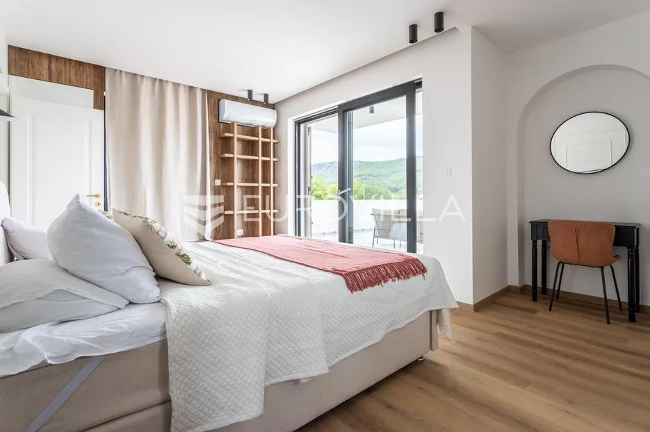 šibenik, luksuzno uređena vila s bazenom - slika 18