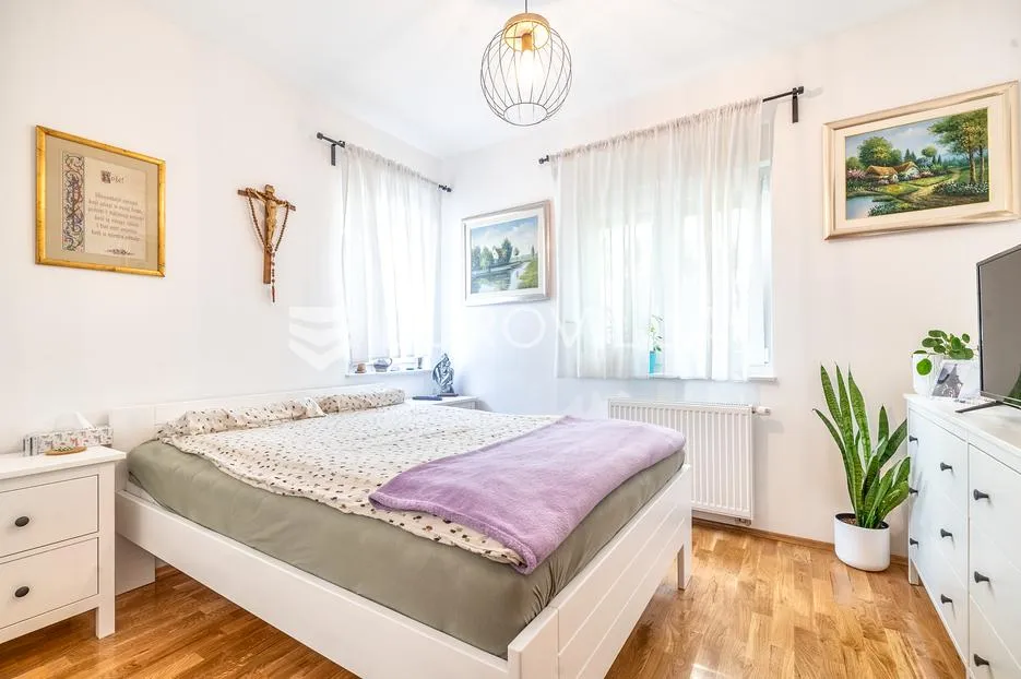 zagreb, gornja dubrava, obiteljska kuća s dva stana površine 200 m² novogradnja - slika 11