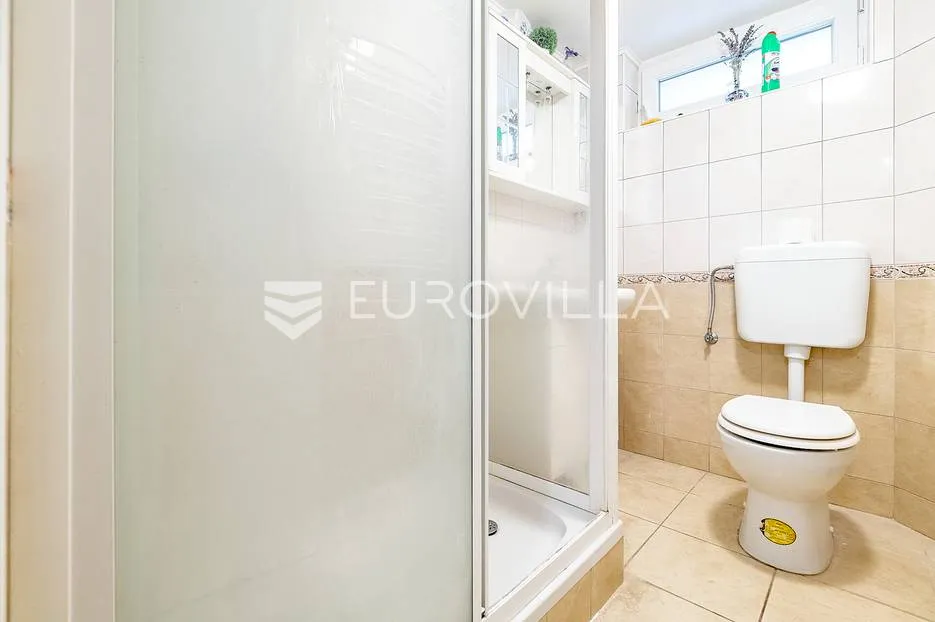 zagreb, borčec prekrasna obiteljska kuća 400m2 na parceli 1670m2 - slika 7