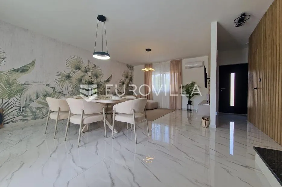 vir, predivna moderna vila s bazenom u centru mjesta, vrhunska lokacija, 450 m od mora - slika 13