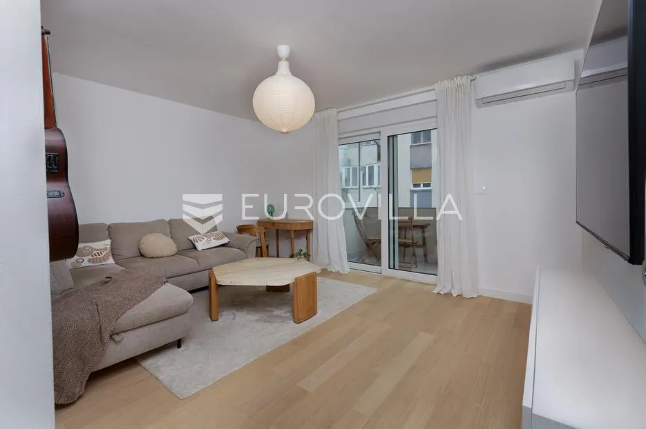 rijeka, donja vežica, potpuno adaptiran i moderno uređen dvosoban stan 49 m² - slika 5