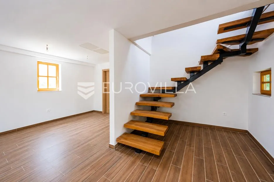 samobor, grdanjci, prostrana kuća 180 m² na zemljištu površine 2127 m² - slika 10