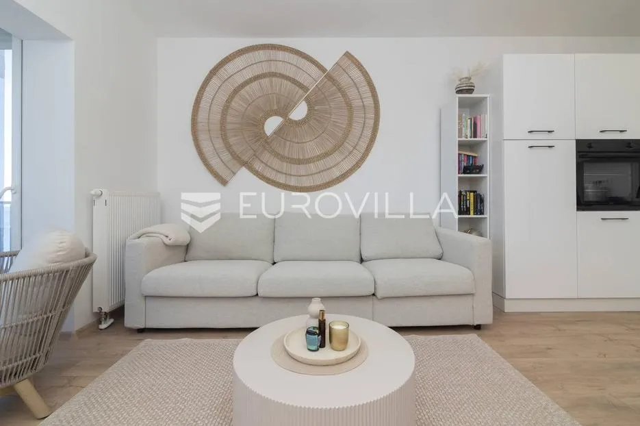 senj, dvosoban stan 62 m² s pogledom na more, udaljen od plaže 80 m - slika 2