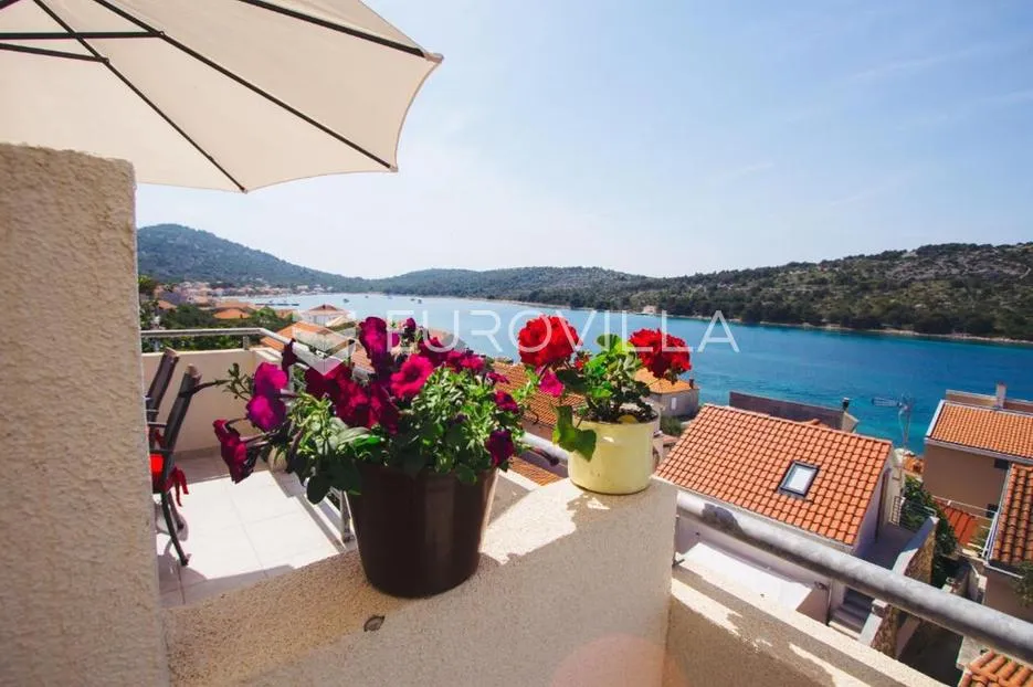 kaprije, prekrasna kuća s apartmanima, 180 m² - slika 27