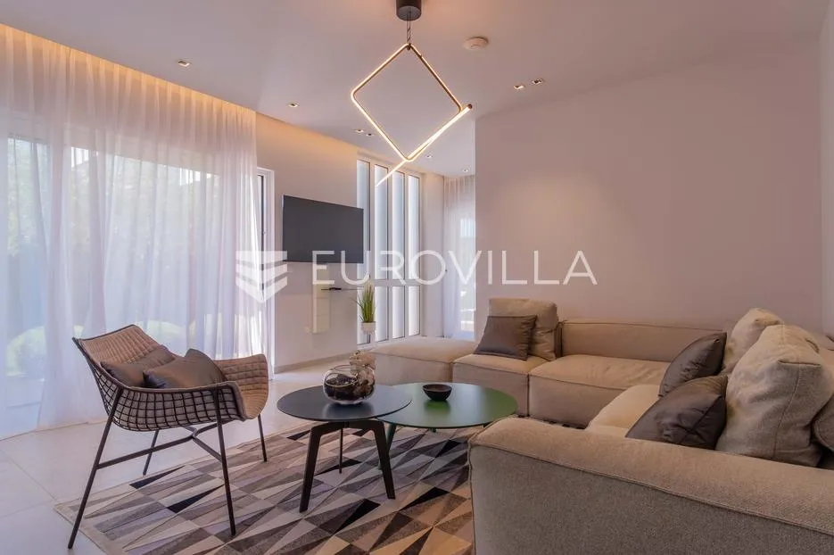 istra, funtana, moderna vila 180 m² s bazenom i privatnim parkingom - slika 3