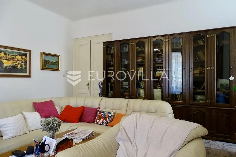 lovran, ekskluzivan stan u povijesnoj vili, 120,26 m², prvi red do mora - slika 5