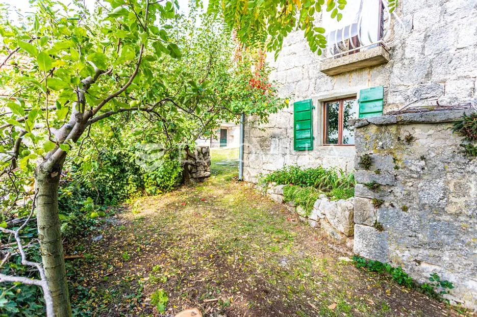 imotski, lovreć, jedinstvena kamena kuća - slika 10