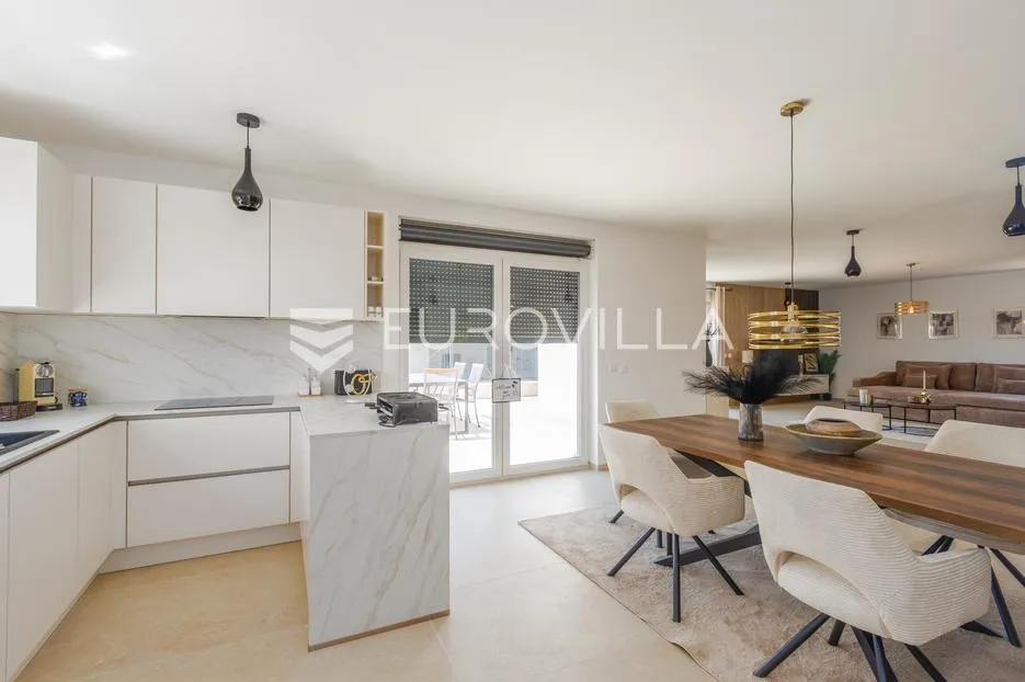 istra, tar, penthouse, tri spavaće sobe, lift, dva parkirna mjesta, novogradnja 191 m² - slika 8