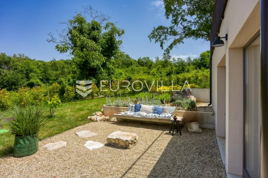 istra, labin, šumber, unikatna samostojeća villa na velikoj okućnici s pogledom - slika 63