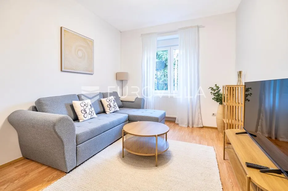 Zagreb, Šalata, prekrasan dvosoban stan s zasebnim ulazom 41,80 m² i terasom 6,80 m²