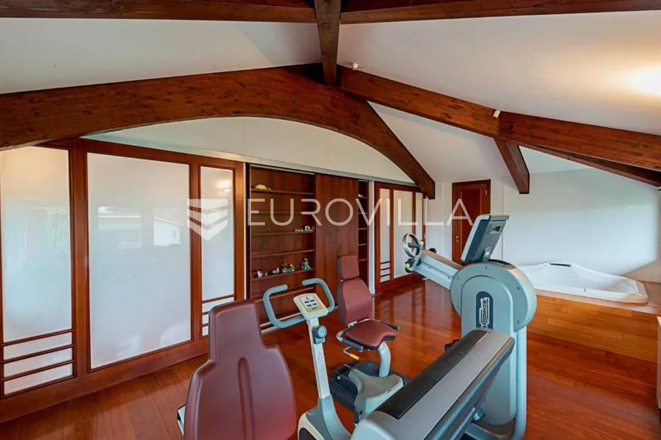 tuškanac luksuzna obiteljska vila 600 m² - slika 31