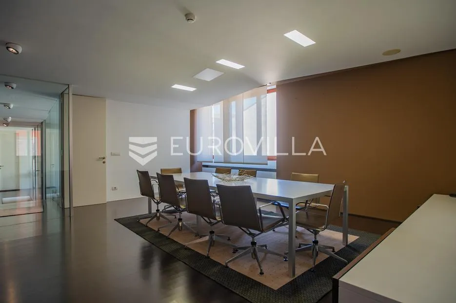 istra, rovinj, prostran poslovni 171 m2 prostor u centru grada - slika 15