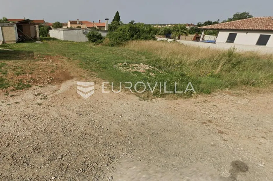 Pula, Šikići, građevinsko zemljište pravilnog oblika, 550 m2, u uređenom okruženju