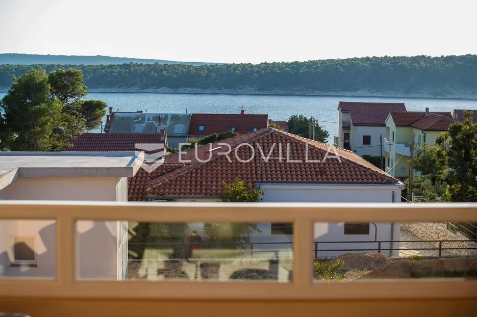 rab, barbat, dvosoban stan s pogledom na more, 200 m od mora 105 m² - slika 16