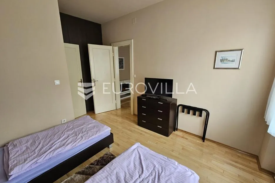 osijek, centar, najam uređenog četverosobnog stana površine 94 m² - slika 11