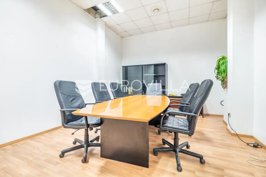 zagreb, sesvete poslovni prostor nkp 585 m2 - slika 2