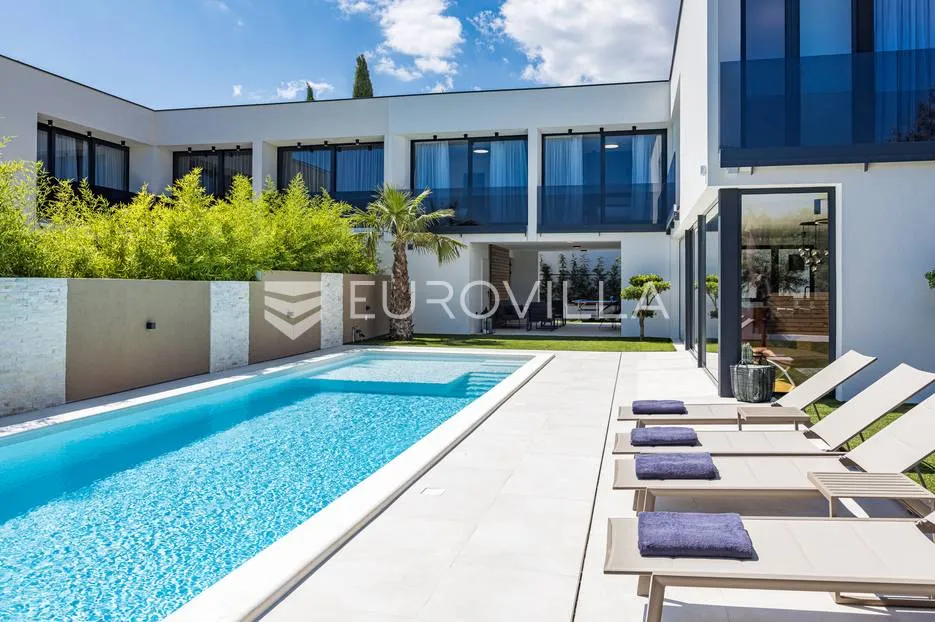 istra, medulin, prekrasna moderna dvojna vila nkp 220m2 - slika 4