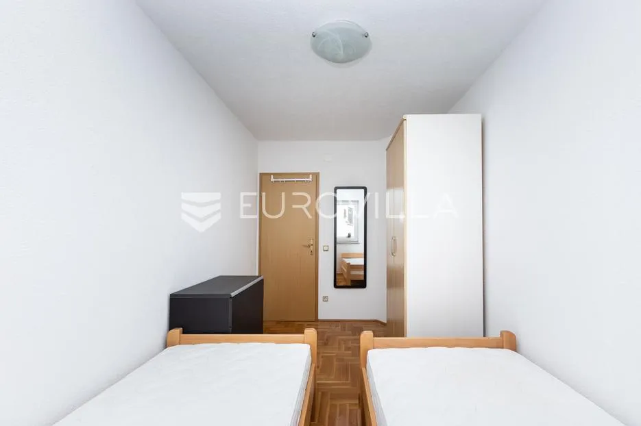 krk, malinska, komforan trosoban stan 80 m², 400 m od mora - slika 10