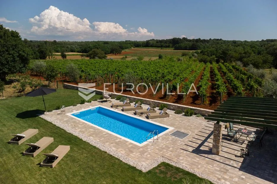istra, umag, autentična istarska kamena kuća 260 m², okružena zelenilom, 1349 m² okućnice - slika 3