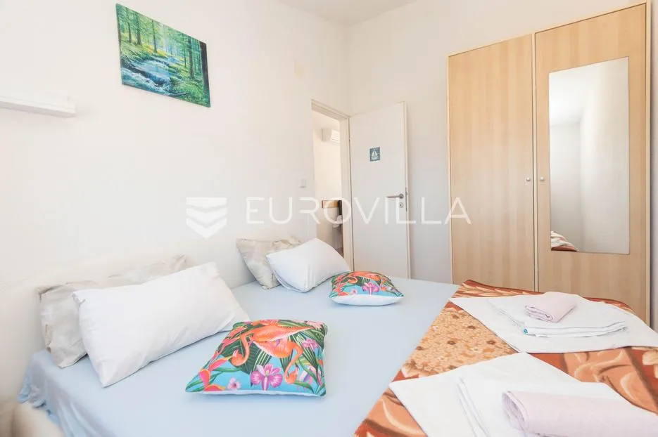 rogoznica, apartmanska kuća sa sedam stambenih jedinica, pogledom na more i rogoznicu - slika 15