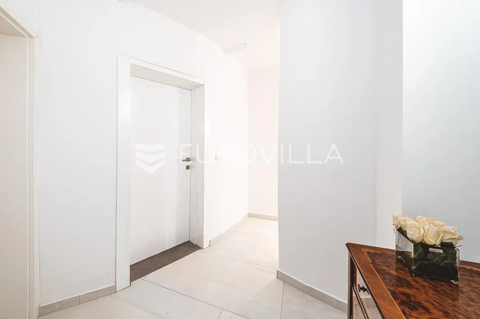 zagreb, trešnjevka, prekrasan dvosoban stan 80 m² - slika 10