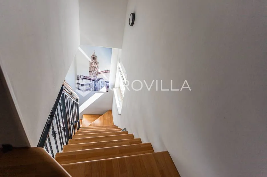 kaštel kambelovac, dvosoban stan s krovnom terasom, treći red od mora - slika 9