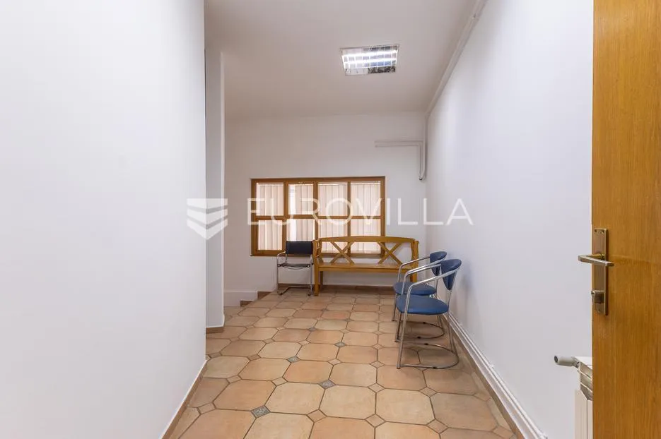 slavonski brod, centar, poslovni prostor 107 m² 50 m² potkrovlje - slika 7