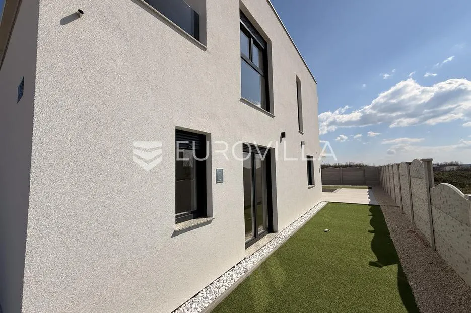 zadar, privlaka, ekskluzivna višetažna vila u privlaci s bazenom - slika 34