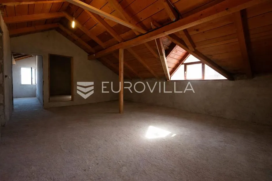 mošćenička draga, prostrana nekretnina sa 7 etažiranih jedinica, na parceli od 893 m² - slika 23