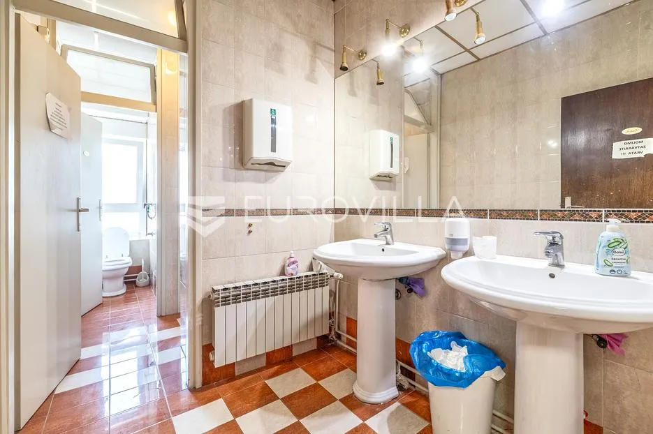 zagreb, donji grad, centar, ured 15 m² - slika 2