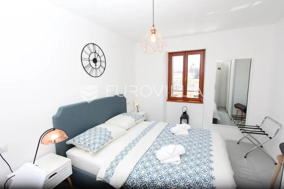 istra, rovinj, renoviran stan 59m2 s dvije spavaće sobe u samom centru grada + tavan - slika 11