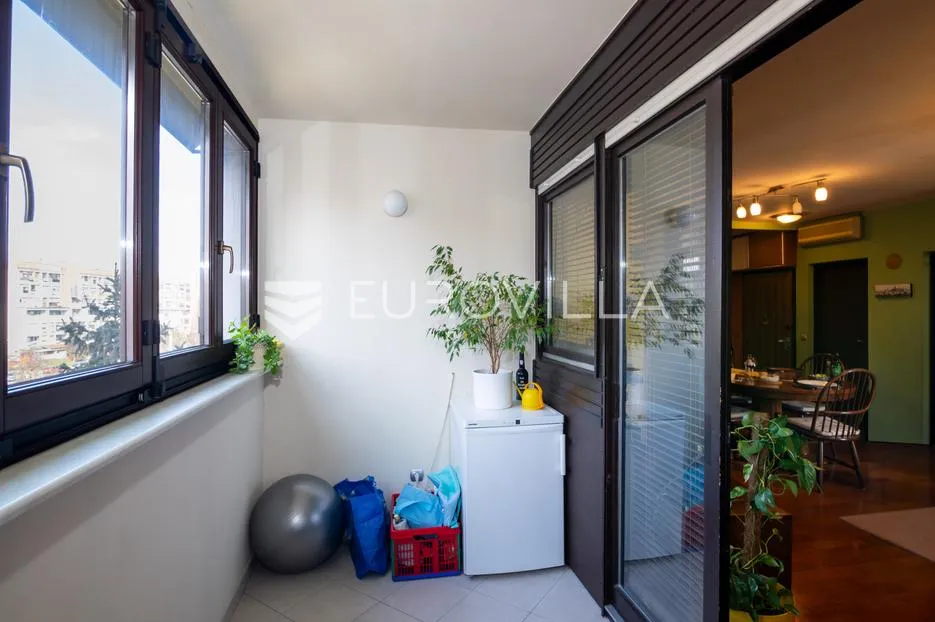 zagreb, sloboština, prostran četverosoban stan, neto površine 93 m² - slika 22
