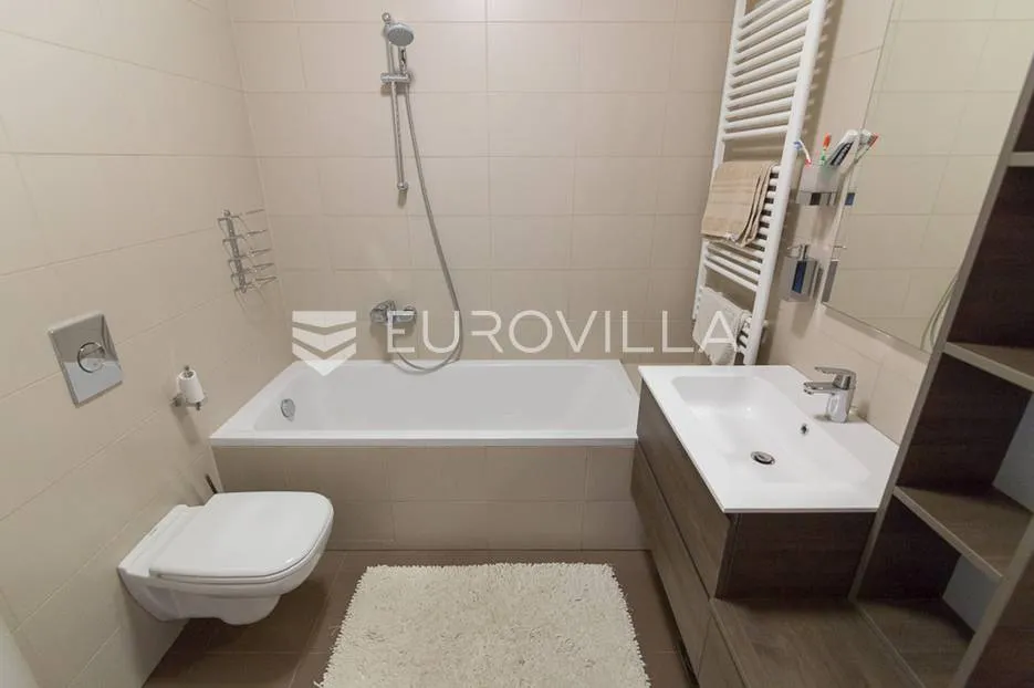 bundek centar kompaktan stan za najam 40 m², lift, garažno mjesto - slika 9