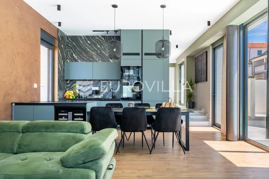 zadar, vrsi, luksuzna vila s bazenom 261 m² - slika 24