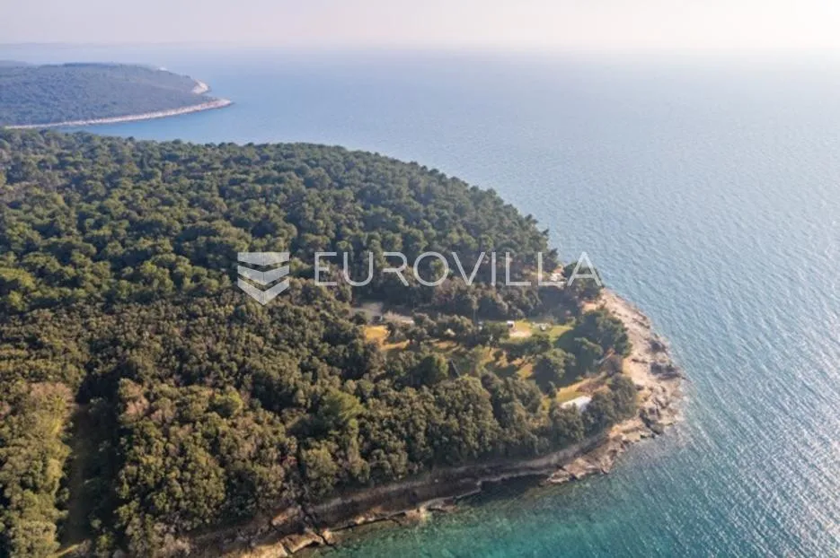 istra, banjole zemljište 2700 m2 prvi red do mora s dva legalizirana objekta 67 m2 i 24 m2 - slika 15