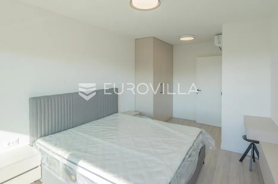 zadar, privlaka, moderna vila s bazenom, novogradnja, 300m od mora - slika 12