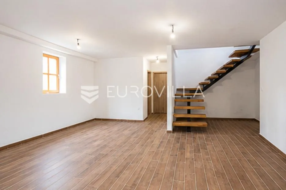 samobor, grdanjci, prostrana kuća 180 m² na zemljištu površine 2127 m² - slika 11