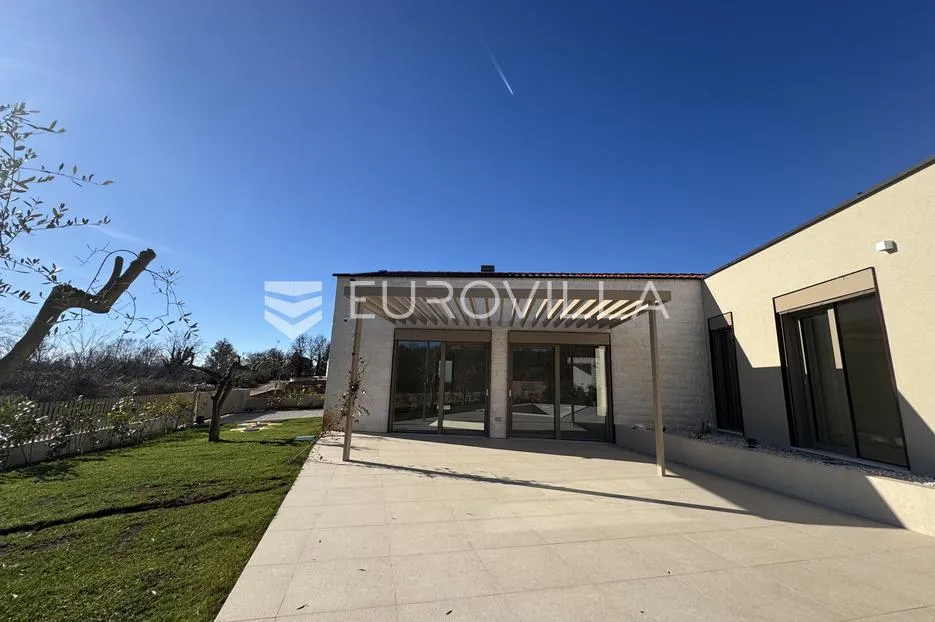 istra, majkusi, moderna prizemnica 160 m² s grijanim bazenom i uređenom okućnicom - slika 27