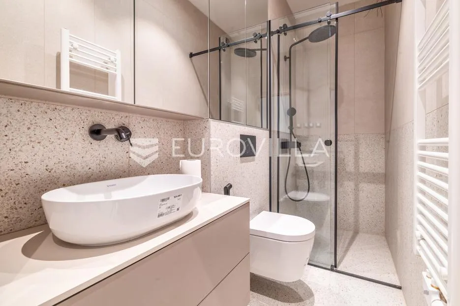 strogi centar, pješačka zona, garsonijera 33 m², 4. kat, lift, parking - slika 6