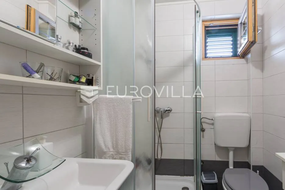 istra, rovinj, predivna kuća od 75 m² u centru grada s pogledom na more - slika 9