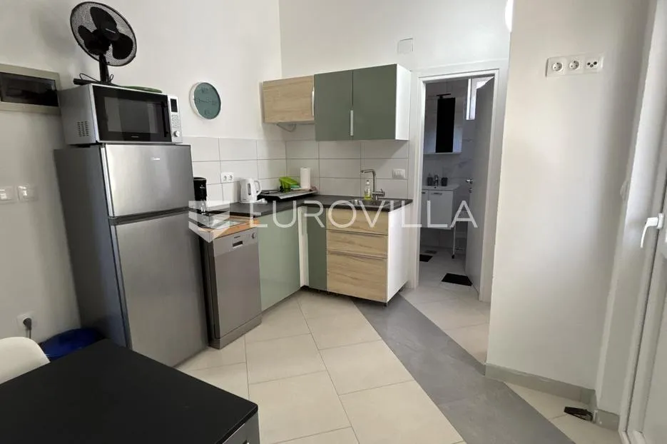 medulin, apartmanska kuća sa sedam stanova na mirnoj lokaciji - slika 36