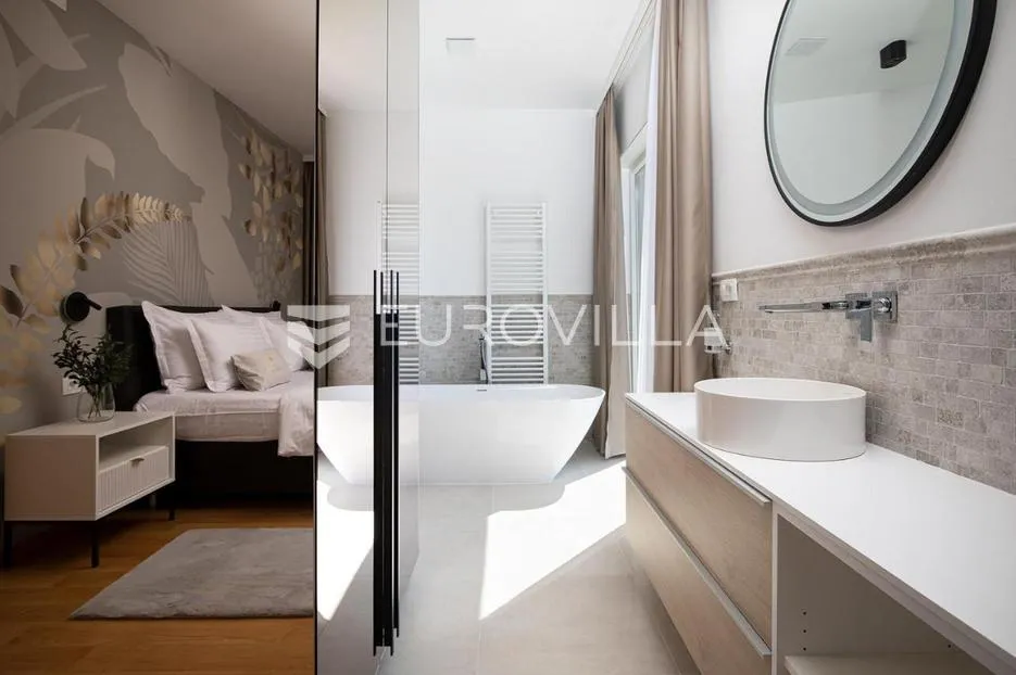medulin, prekrasna villa od 350 m2, svega 6 m od mora s očaravajućim pogledom - slika 29