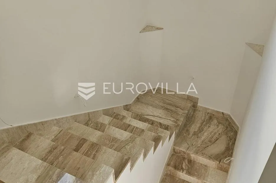 primošten, trojna vila s prekrasnim pogledom na more - slika 10