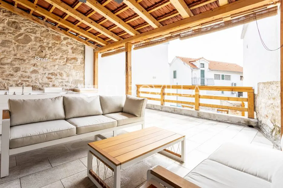 hvar, vrbanj, renovirana kamena kuća - slika 14