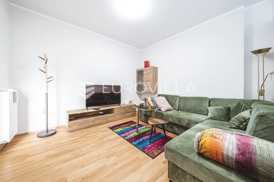 zagreb, donji grad, prekrasan trosoban stan 60 m² - slika 3