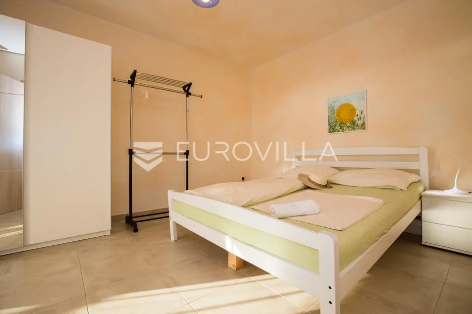 rab, barbat, dvosoban stan s pogledom na more, 200 m od mora 105 m² - slika 6