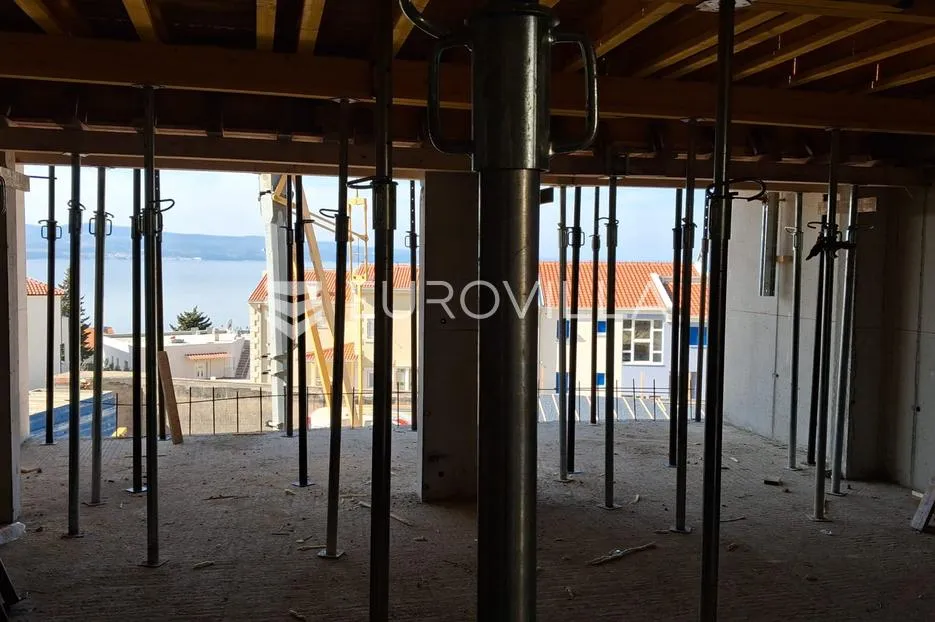 omiška rivijera, dvosoban stan s balkonom i pogledom na more u novogradnji - slika 6