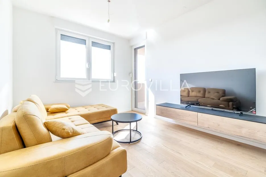 Blato, Karlovačka, prekrasan novouređen dvosoban stan 54 m²