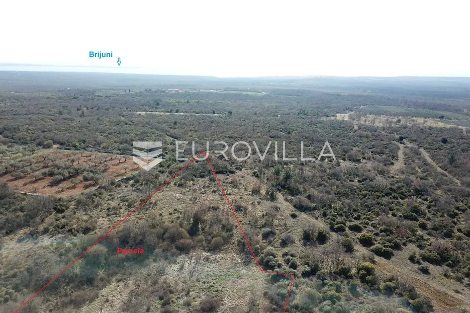 istra, atraktivno zemljište uz prometnicu koja povezuje bale s vodnjanom - slika 17