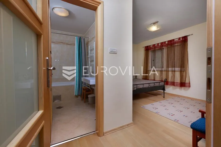 opatija, centar, dvoetažan stan 147 m², vrt, pogled na more - slika 13